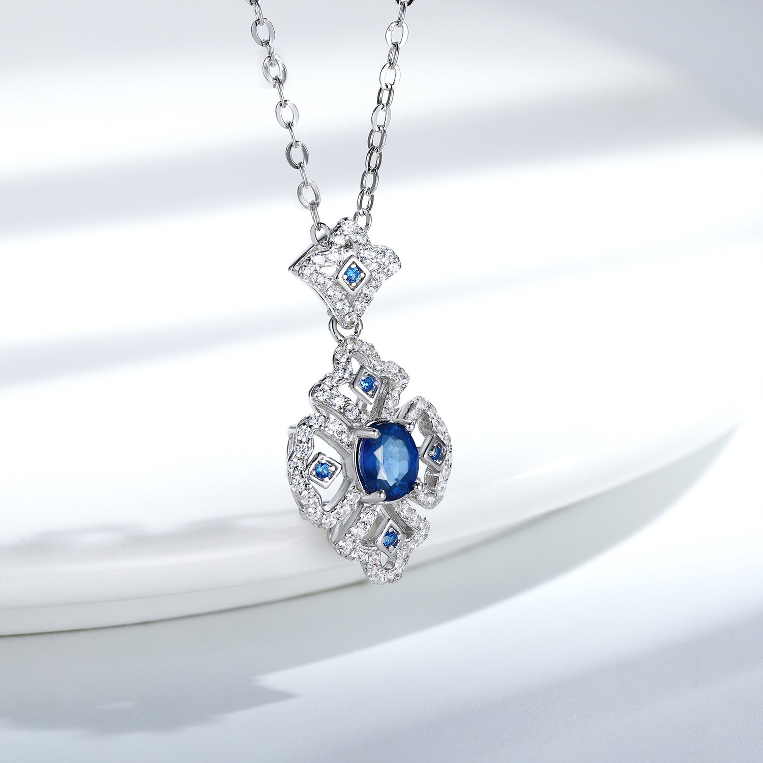 S925 Silver Retro Pattern Necklace Women'S Versatile Natural Sapphire Pendant